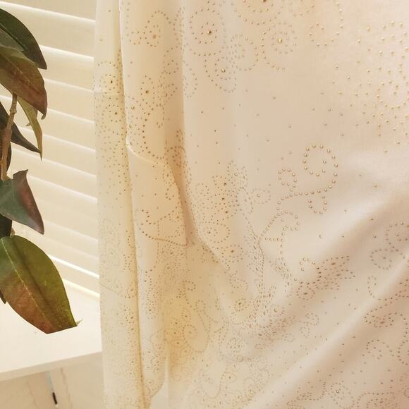 CHICOS VNECK CREAM BLOUSE WITH GOLD FLORAL BEADING SIZE 1(MED) - Picture 5 of 5